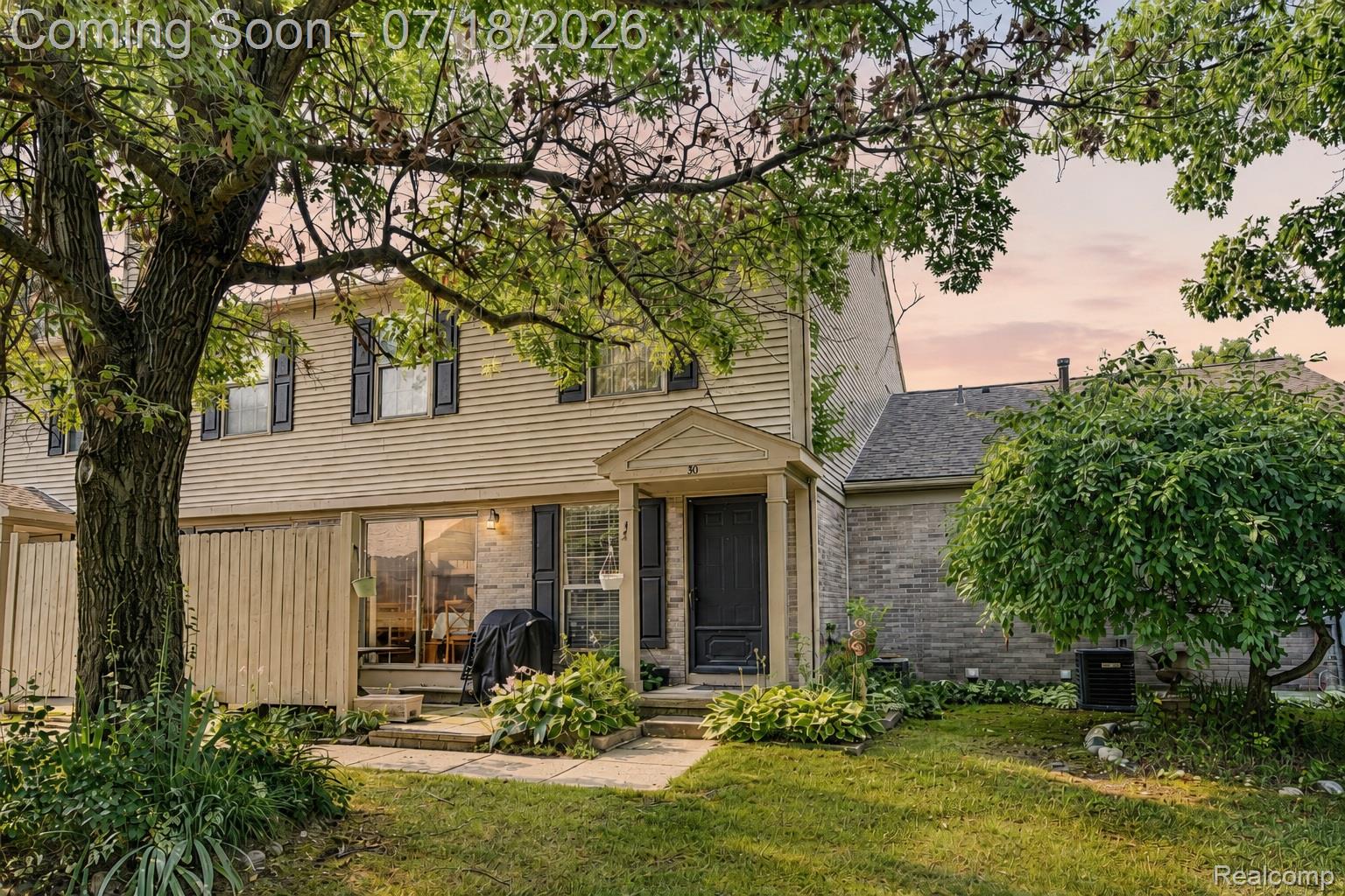 30 Pine Tree Ridge, Unit 2 Waterford, MI 48327 - Photo 1 of 31 Cover Photo.jpg