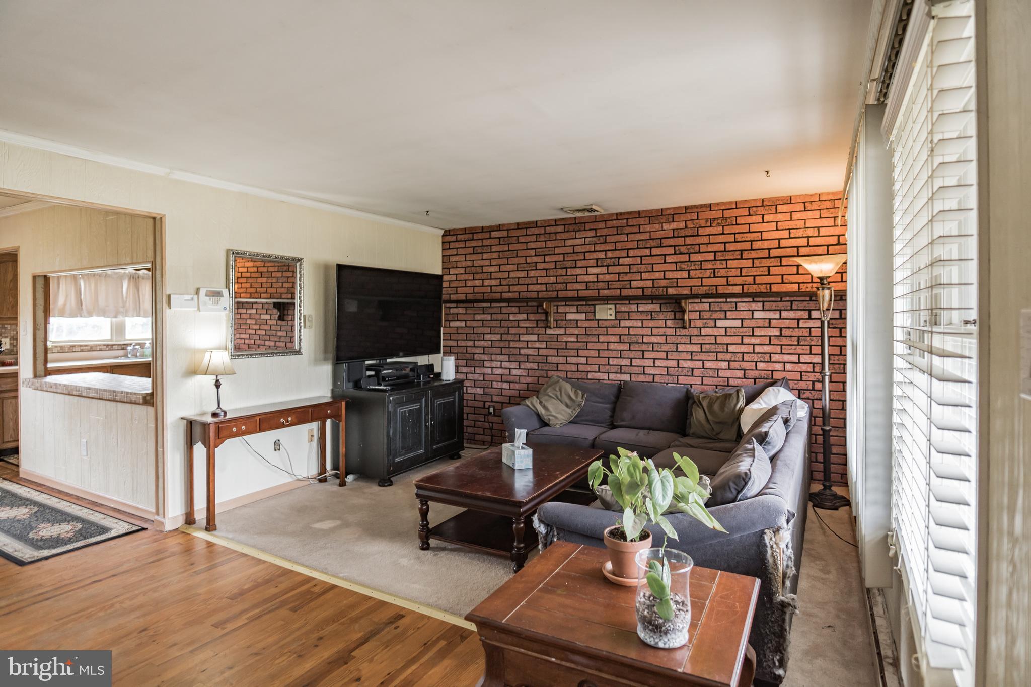111 Springfield Meeting House Road Jobstown, NJ 08041 - Photo 6 of 36 Main Living Room