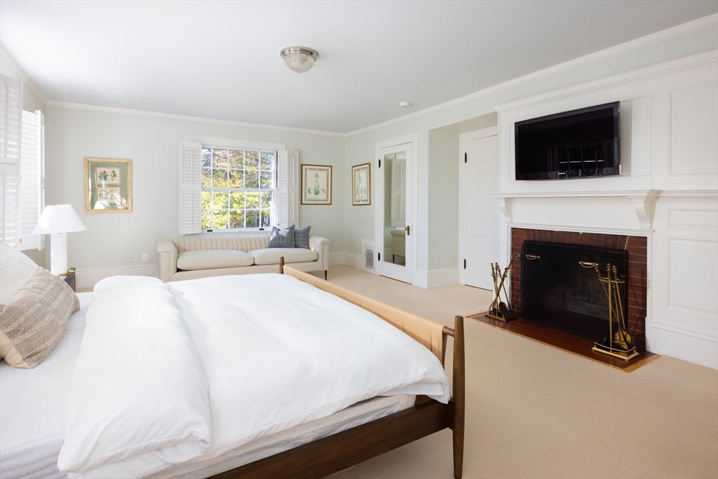 27 Suffolk Road Newton, MA 02467 - Photo 12 of 20