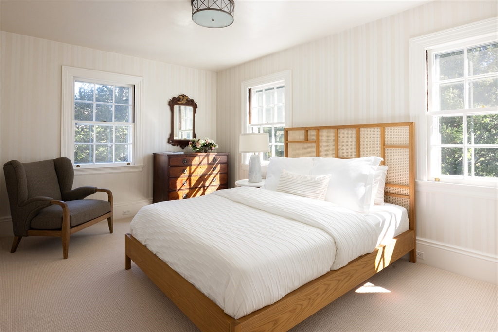 27 Suffolk Road Newton, MA 02467 - Photo 14 of 20