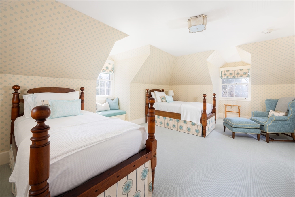 27 Suffolk Road Newton, MA 02467 - Photo 16 of 20