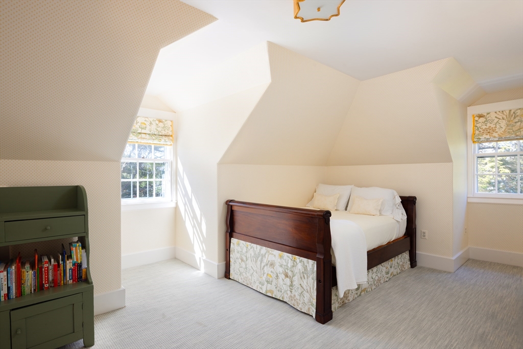 27 Suffolk Road Newton, MA 02467 - Photo 17 of 20