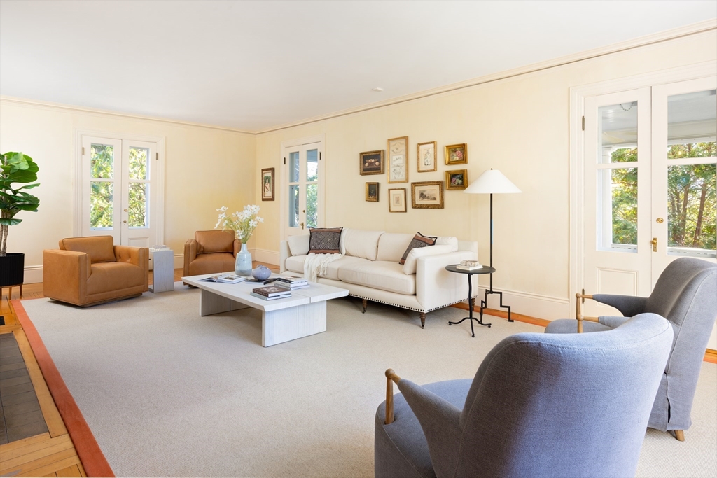 27 Suffolk Road Newton, MA 02467 - Photo 3 of 20