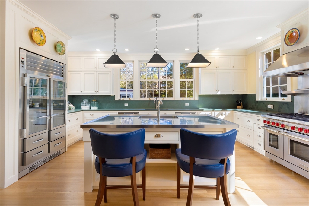 27 Suffolk Road Newton, MA 02467 - Photo 6 of 20