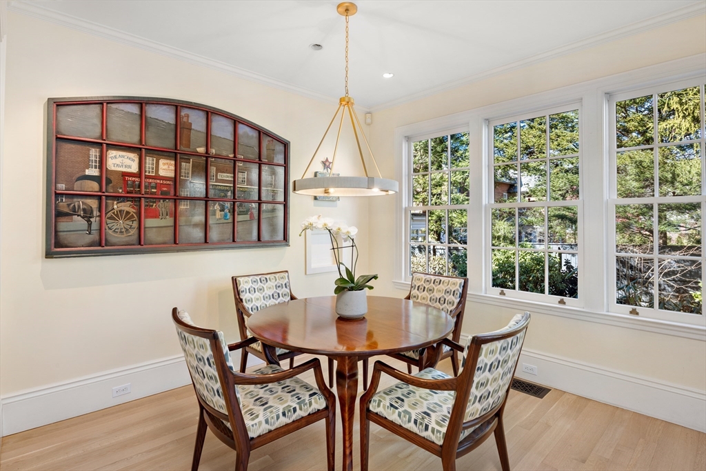 27 Suffolk Road Newton, MA 02467 - Photo 7 of 20