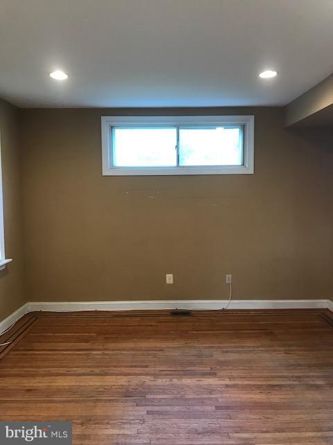 12 Hillside Road Baltimore, MD 21228 - Photo 5 of 8 Living Room