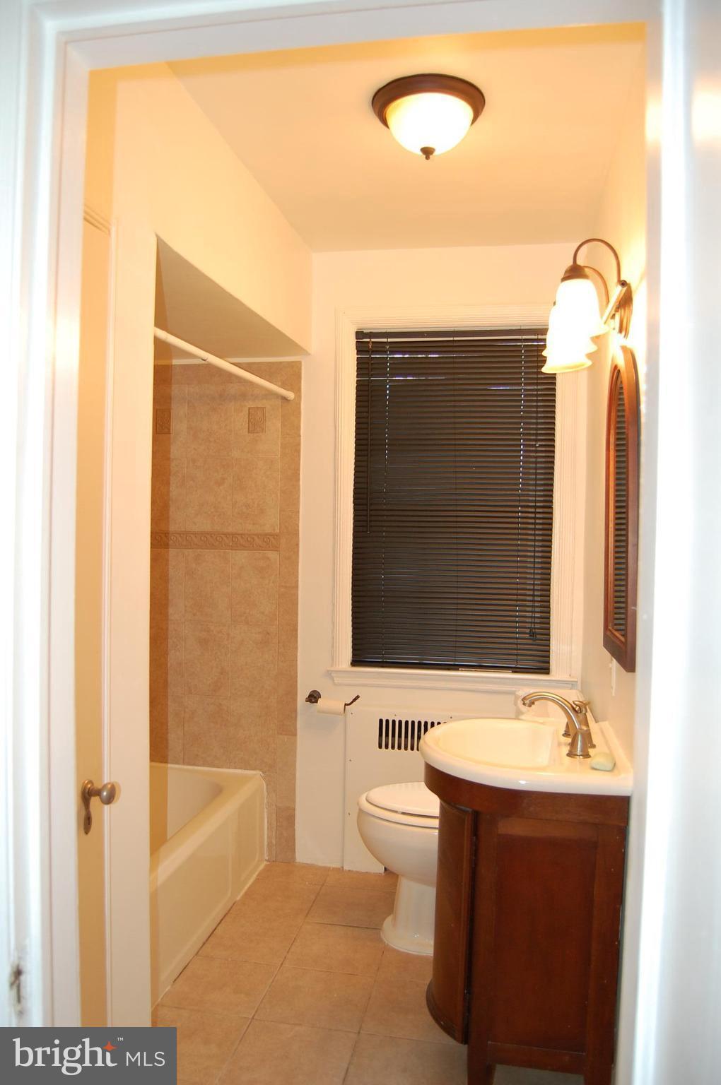 1512 Shadyside Road Baltimore, MD 21218 - Photo 10 of 15 Upstairs Bath