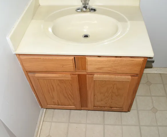 $249,900 | 1973 Crestview Circle, Romeoville, IL 60446