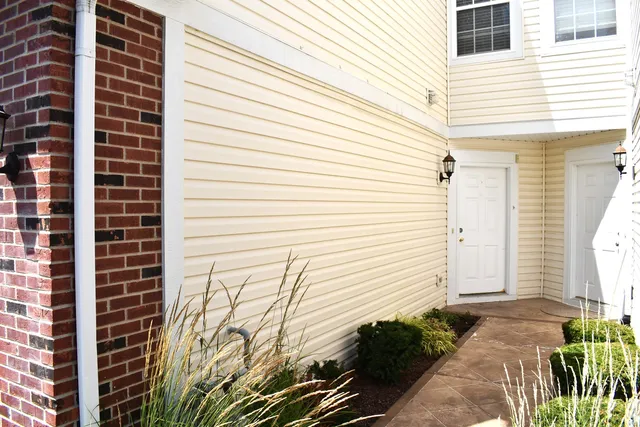 $249,900 | 1973 Crestview Circle, Romeoville, IL 60446