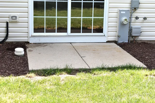 $249,900 | 1973 Crestview Circle, Romeoville, IL 60446