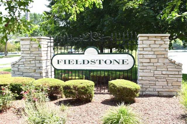 $249,900 | 1973 Crestview Circle, Romeoville, IL 60446