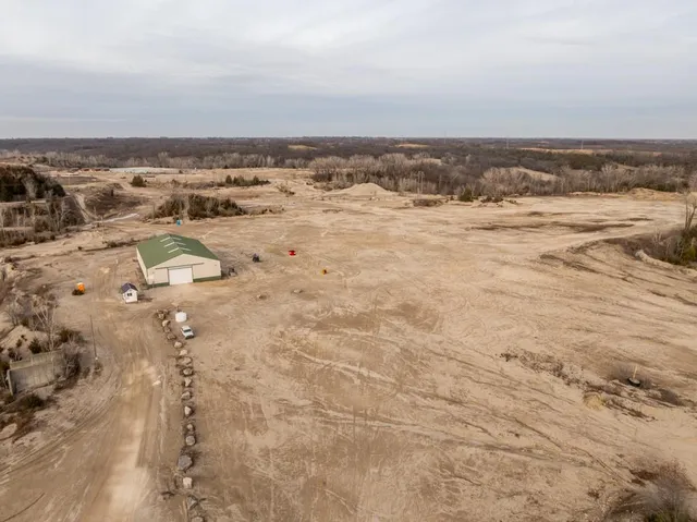 $3,952,000 | 35900 10th Highway, Rayville, MO 64084