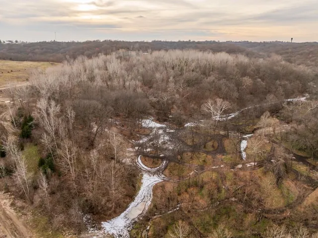 $3,952,000 | 35900 10th Highway, Rayville, MO 64084