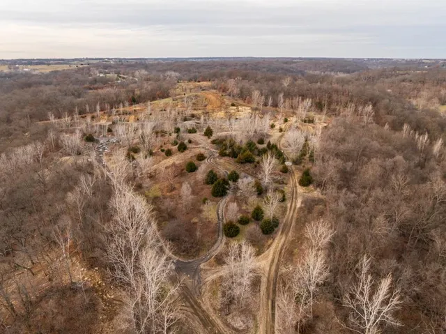 $3,952,000 | 35900 10th Highway, Rayville, MO 64084