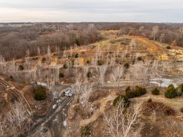 $3,952,000 | 35900 10th Highway, Rayville, MO 64084