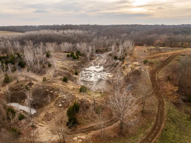 $3,952,000 | 35900 10th Highway, Rayville, MO 64084