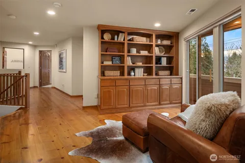 $2,000,000 | 11205 Northeast 95th Street, Kirkland, WA 98033