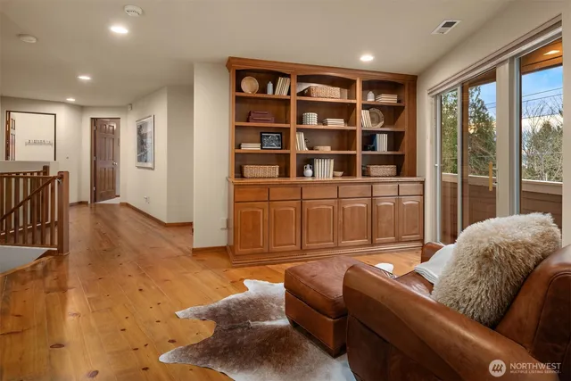 $2,000,000 | 11205 Northeast 95th Street, Kirkland, WA 98033