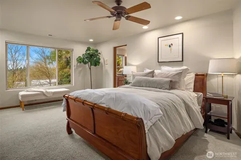 $2,000,000 | 11205 Northeast 95th Street, Kirkland, WA 98033