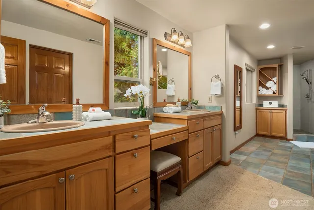 $2,000,000 | 11205 Northeast 95th Street, Kirkland, WA 98033