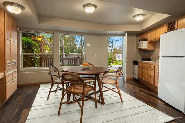 $2,000,000 | 11205 Northeast 95th Street, Kirkland, WA 98033