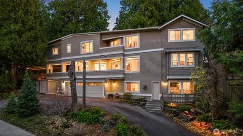 $2,000,000 | 11205 Northeast 95th Street, Kirkland, WA 98033