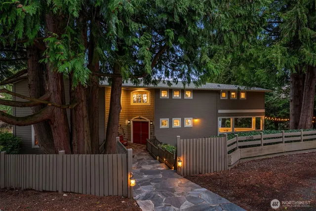$2,000,000 | 11205 Northeast 95th Street, Kirkland, WA 98033