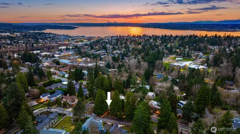 $2,000,000 | 11205 Northeast 95th Street, Kirkland, WA 98033