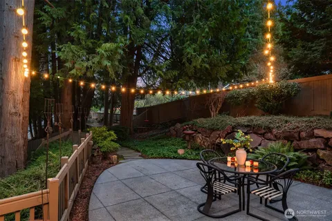 $2,000,000 | 11205 Northeast 95th Street, Kirkland, WA 98033