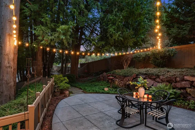 $2,000,000 | 11205 Northeast 95th Street, Kirkland, WA 98033