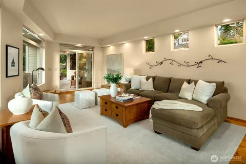 $2,000,000 | 11205 Northeast 95th Street, Kirkland, WA 98033