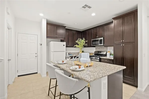 $3,000 | 710 Banyan Way, Pomona, CA 91767