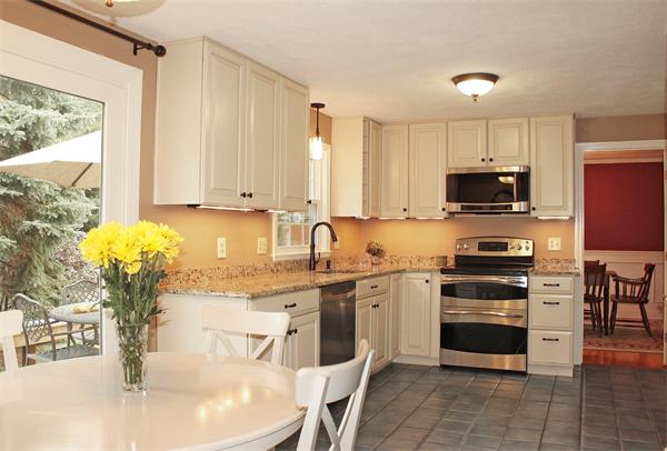 166 Debora Road North Attleboro, MA 02760 - Photo 3 of 22 Gallery Image 3