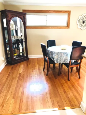 $3,400 | 9529 Kenneth Avenue, Skokie, IL 60076