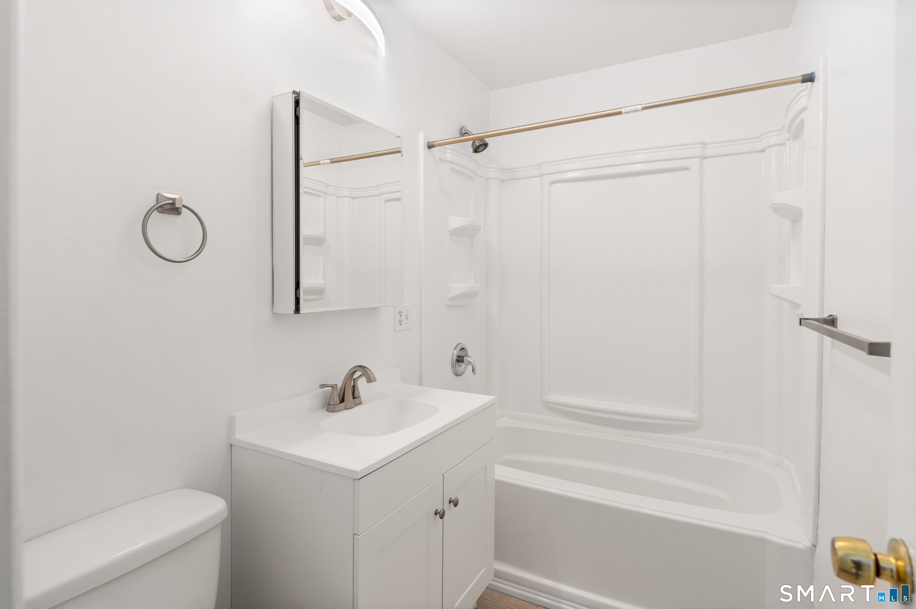 1329 Stillwater Road Stamford, CT 06902 - Photo 17 of 29