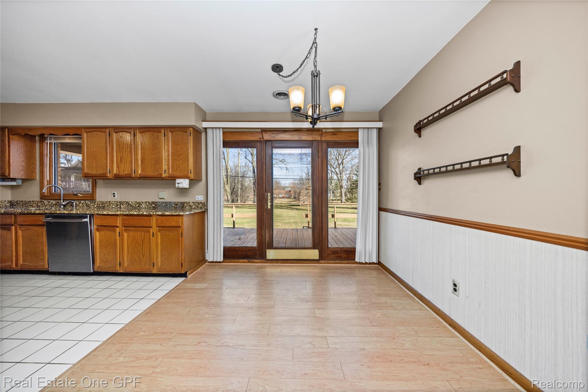 24840 Taft Road Novi, MI 48375 - Photo 11 of 41 Dining