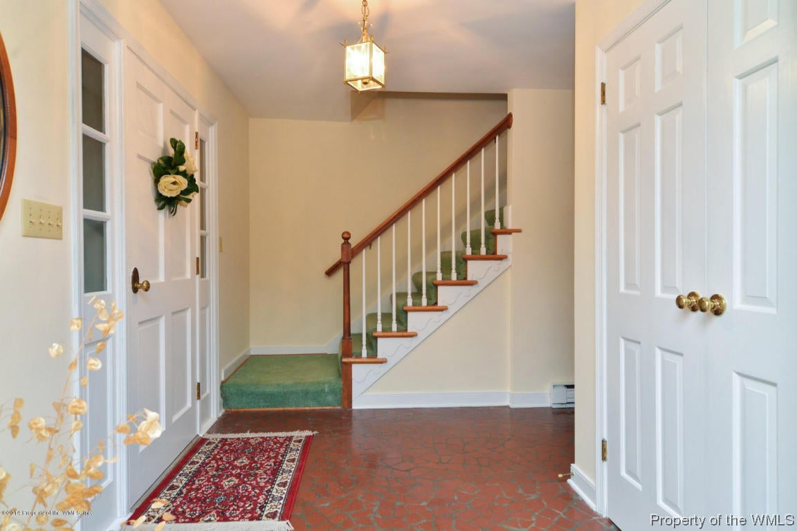 112 Little John Road Williamsburg, VA 23185 - Photo 2 of 38 Foyer