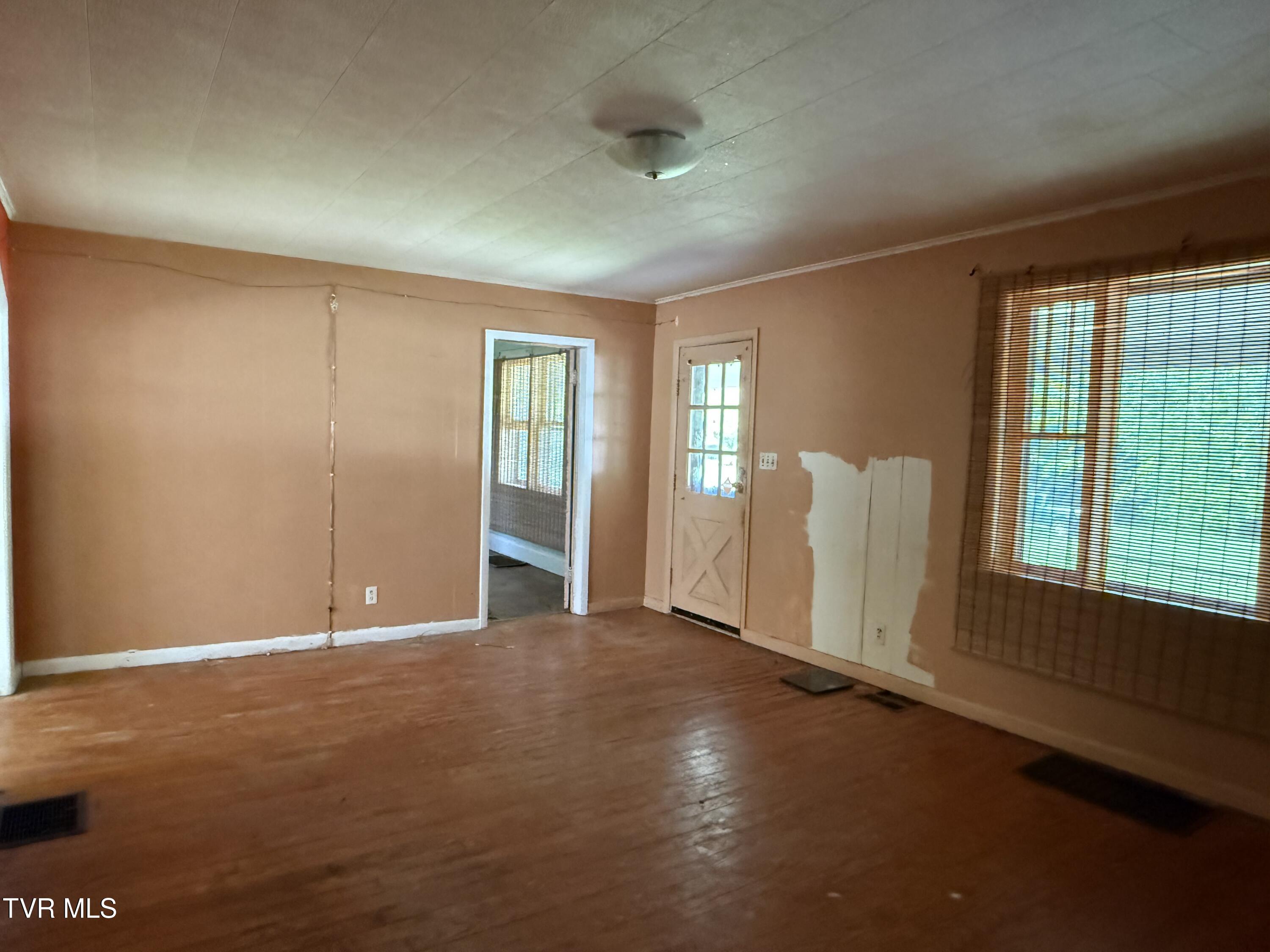 401 Spring Street Jonesborough, TN 37659 - Photo 12 of 31 IMG_0217