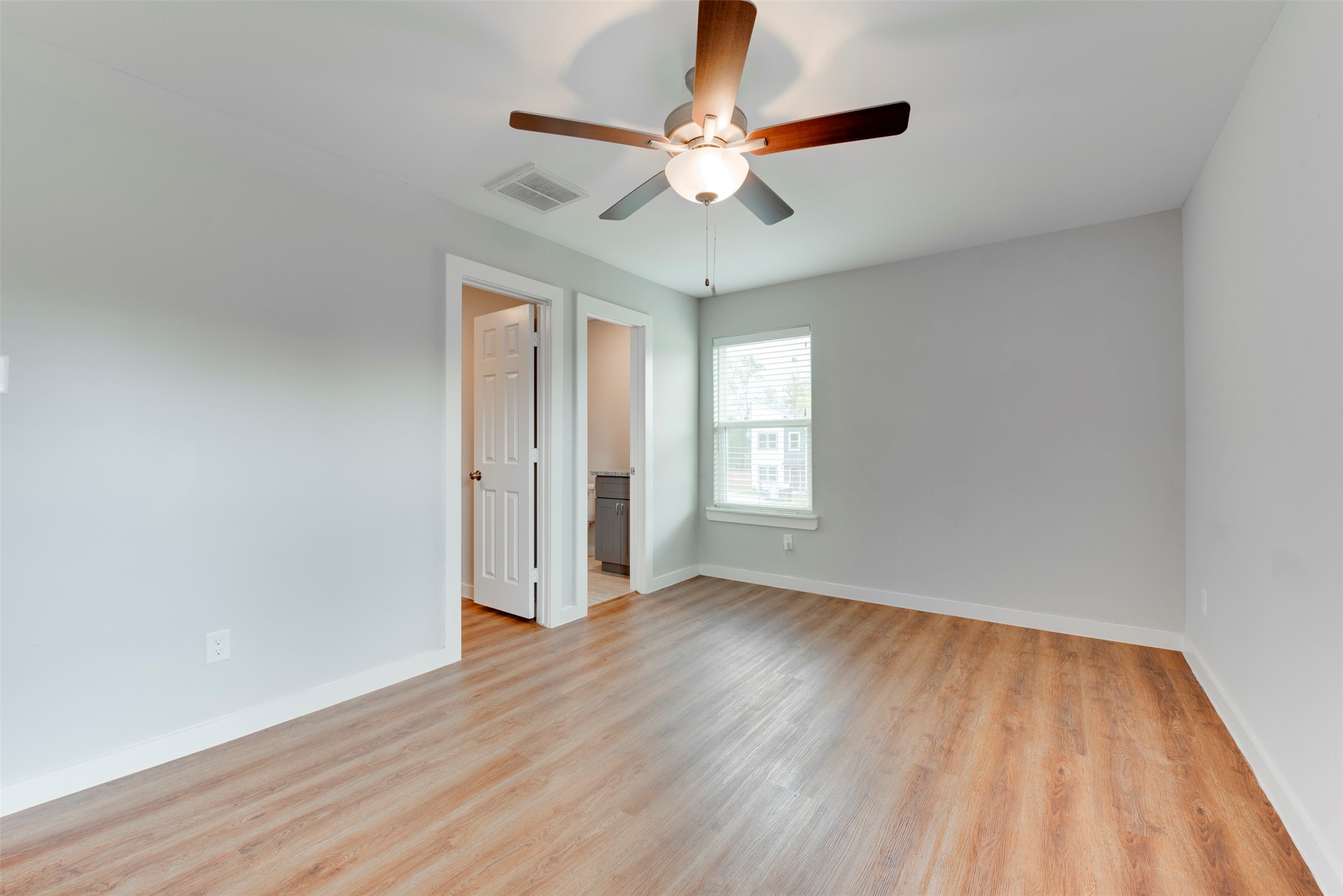 8635 Sunderland Road Houston, TX 77028 - Photo 14 of 23
