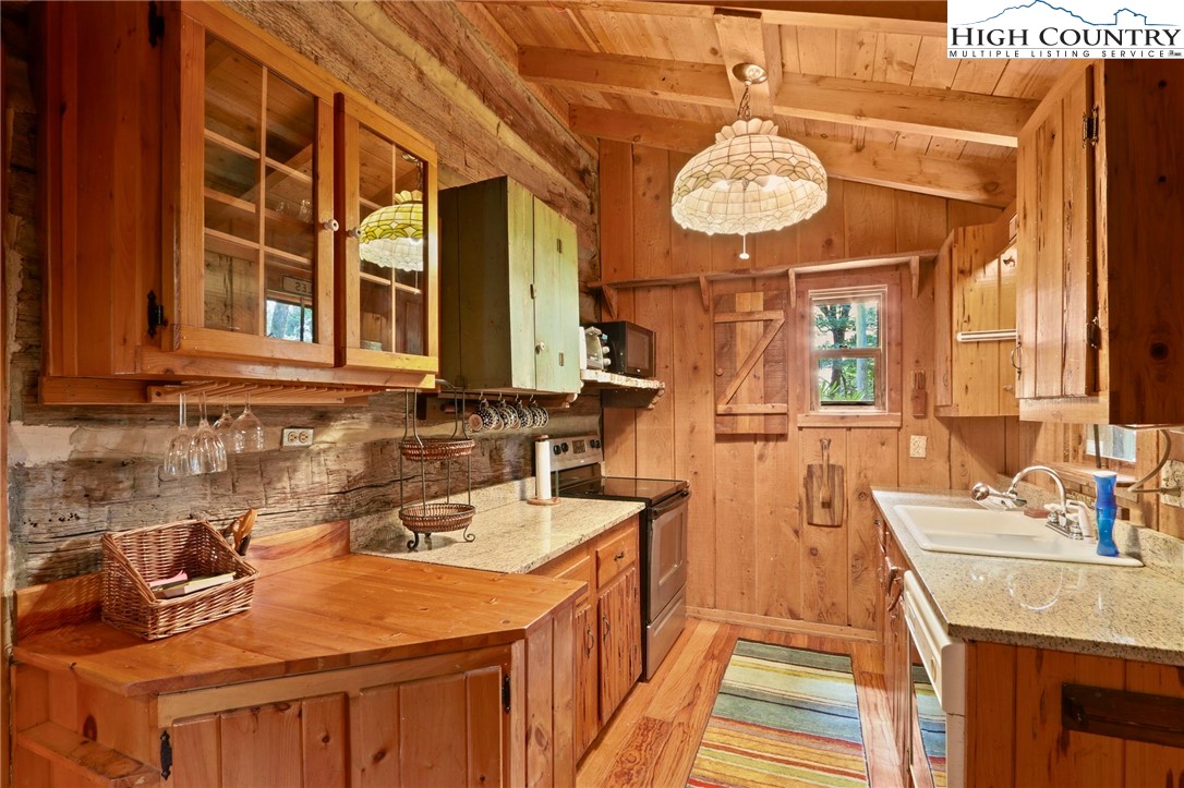 1040 Blackberry Road Boone, NC 28607 - Photo 14 of 35 Gallery Image 14