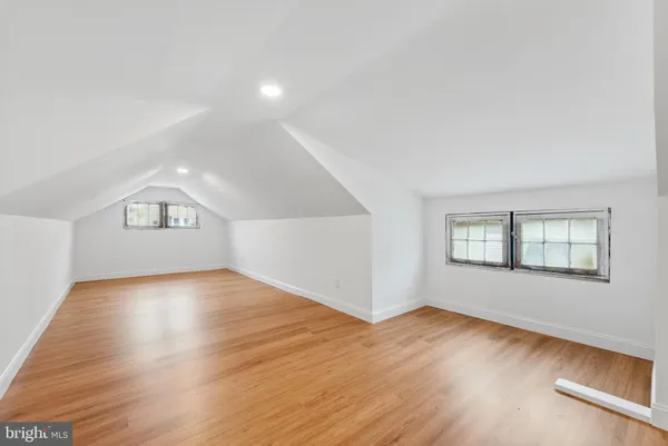 $299,900 | 324 Elm Avenue, Oaklyn, NJ 08107