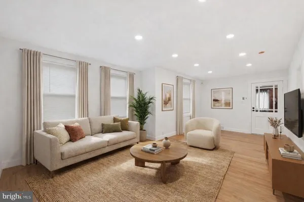 $299,900 | 324 Elm Avenue, Oaklyn, NJ 08107