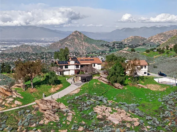 $1,100,000 | 20682 Hill Top Drive, Riverside, CA 92507