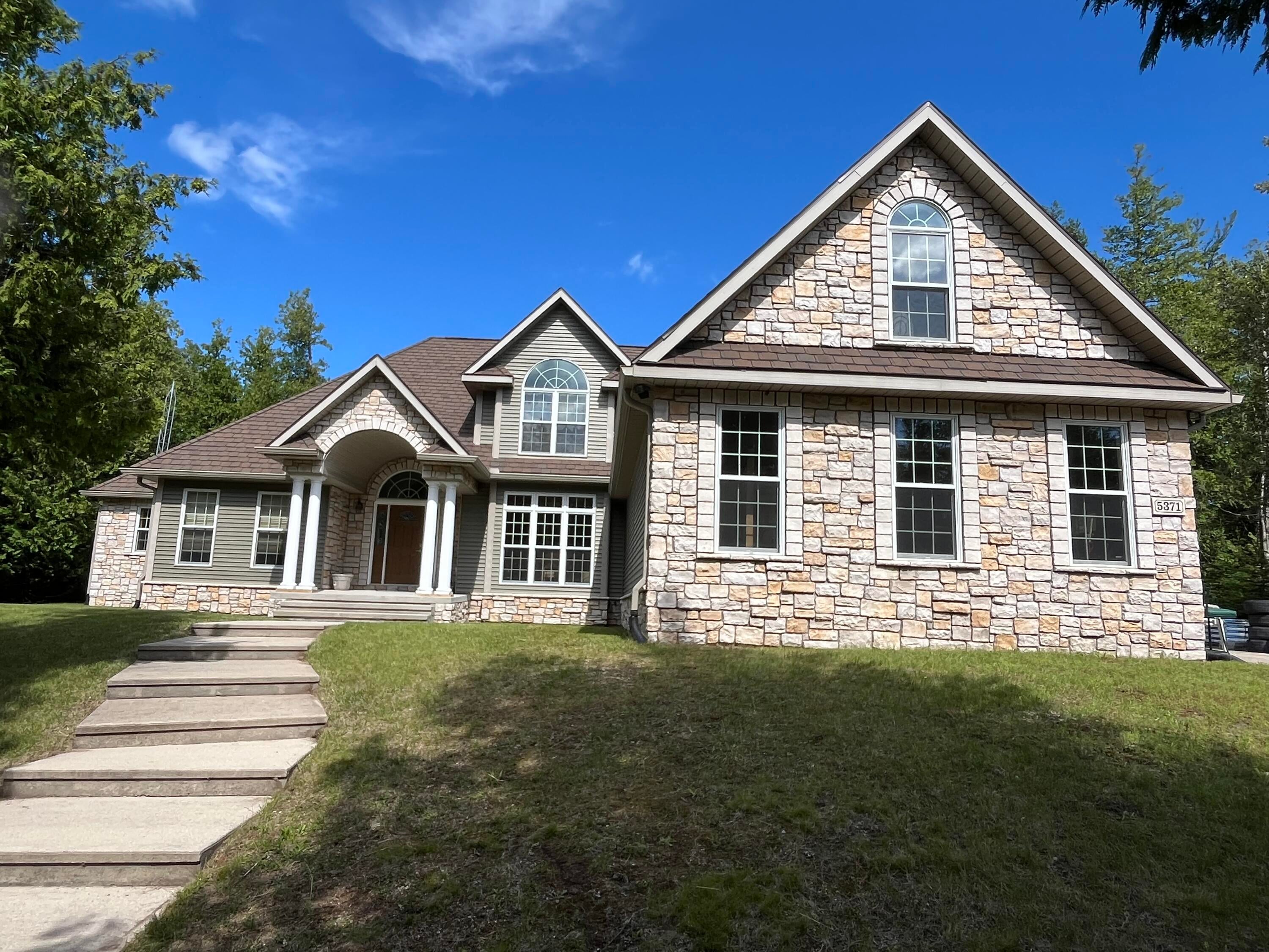 5371 Cedar Wood Road Presque Isle, MI 49777 - Photo 1 of 22 Driveway view