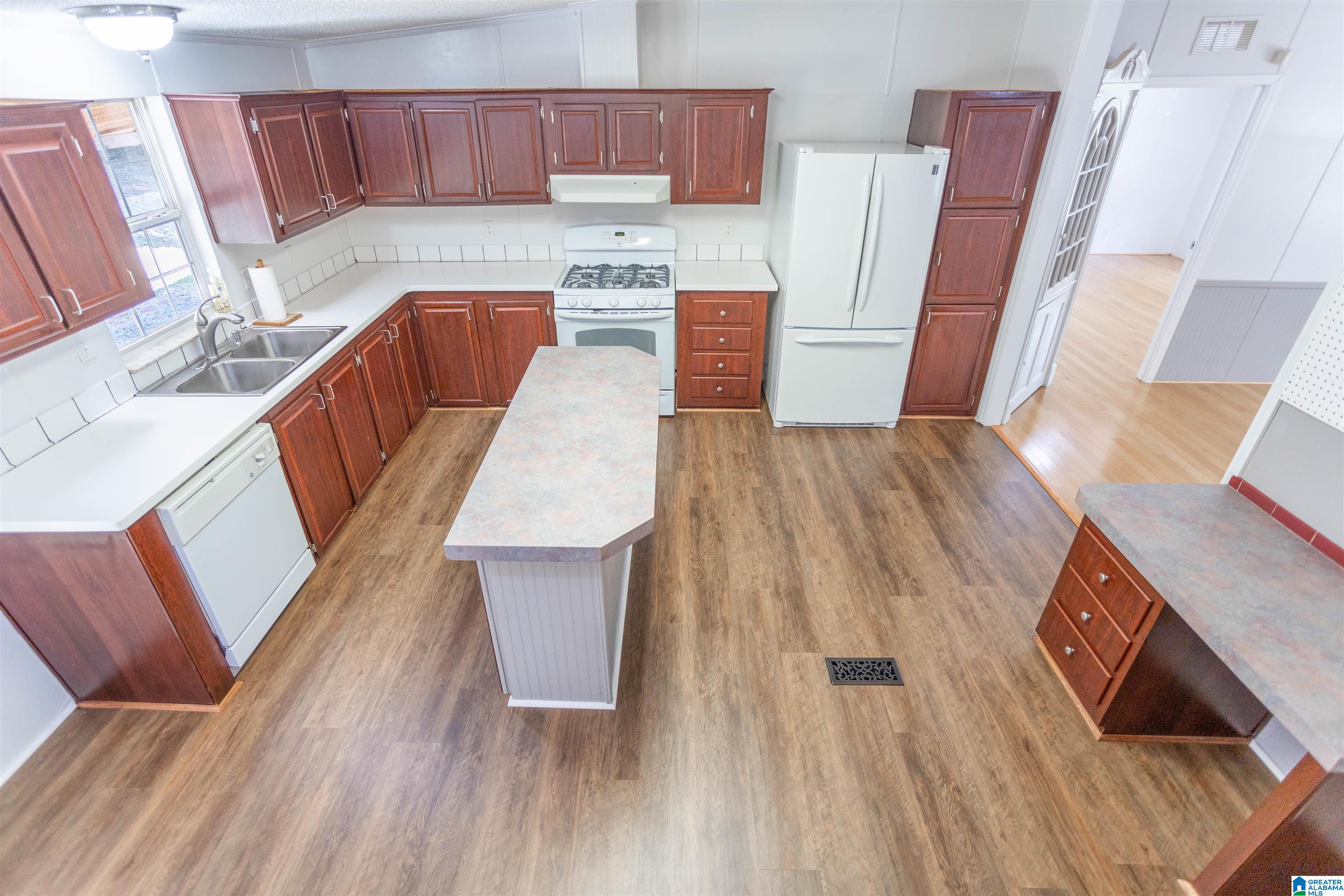 45 Cross Street Jacksonville, AL 36265 - Photo 10 of 24