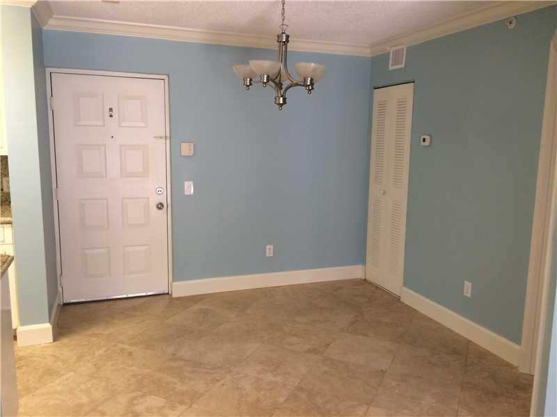 430 South Park Road, Unit 3205 Hollywood, FL 33021 - Photo 4 of 14 Exterior Front