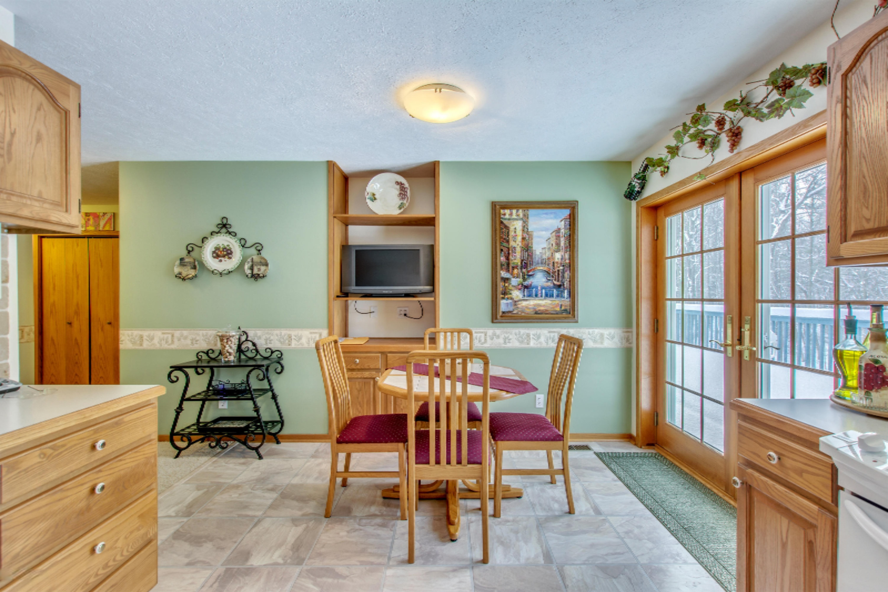 8059 Lessiter Road Northeast Rockford, MI 49341 - Photo 12 of 42 Dining Area
