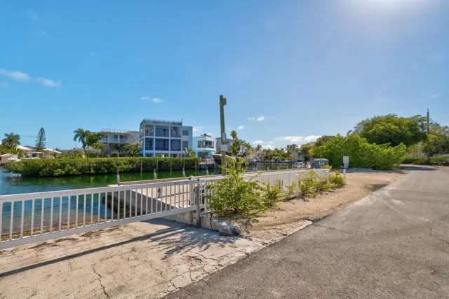 $3,795,000 | 96 West Plaza Del Sol, Islamorada, FL 33036