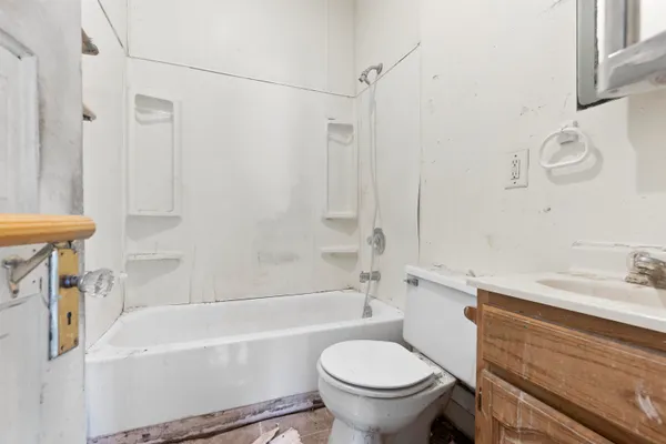 $133,900 | 164 East Johnson Street, Fond du Lac, WI 54935