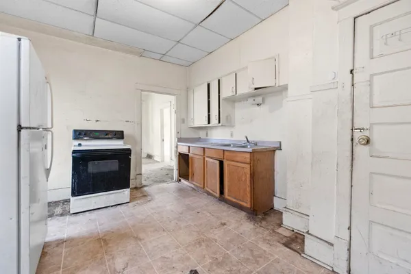 $133,900 | 164 East Johnson Street, Fond du Lac, WI 54935